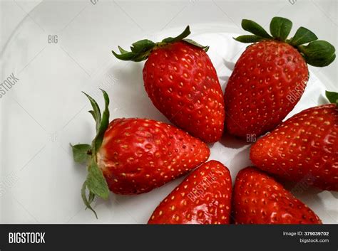 Ripe Strawberries Laid Image And Photo Free Trial Bigstock