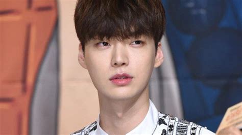 Born 1 july 1987) is a south korean actor and male model. Ahn Jae Hyun Berubah Jadi Penyendiri di Lokasi Syuting ...
