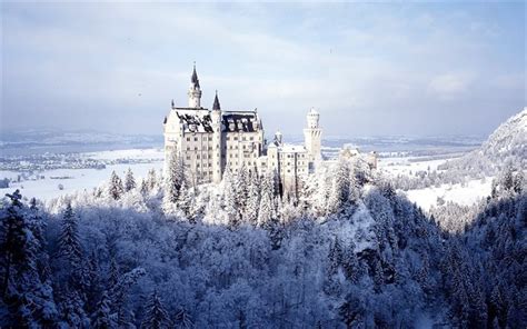 Herunterladen Hintergrundbild Neuschwanstein Castle Winter Forest
