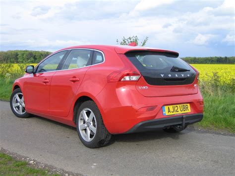 Volvo V40 D2 Se Nav Road Test Demonstrates Superb Economy And Comfort