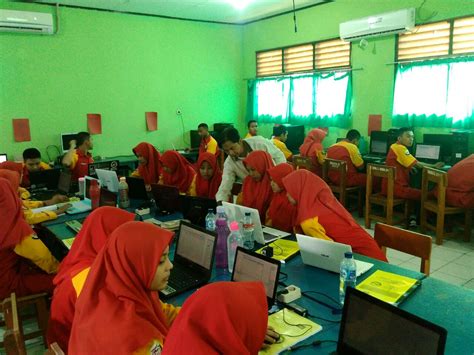 All this time it was owned by jaenudin fadli of smkn3 kota bekasi, it was hosted by pt. Guru Tamu Dari Industri - SMKN 2 Kota Bekasi