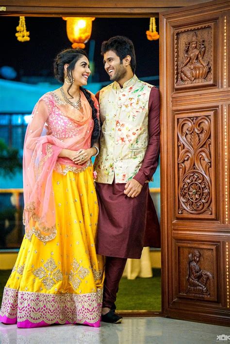 Pin By Sahithya Marri On Indian Wear Couple Wedding Dress Indian Wedding Photography Poses