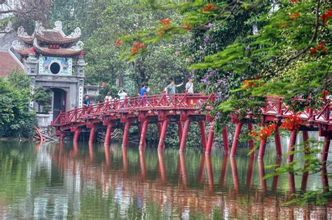 Hoan Kiem Lake Hanoi Discover The Symbol Of The Capital