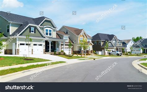 Street Suburban Homes Stock Photo 629472962 Shutterstock