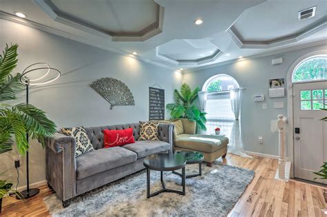Chic Charm City Townhome ~ 2 Mi to Downtown! - Home Rental in Baltimore