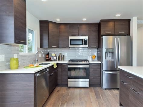 Exactly what i want in my house, on an island and everything! Mocha Wood Grain Flat Panel - Pius Kitchen & Bath