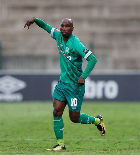 Nomvethe alkoi pelata hyökkääjänä durbanissa sijaitsevassa alemman liigan klubissa durban cosmos vuonna 1994, josta hän muutti claremont blizzardsiin. BHELE IS BACK!