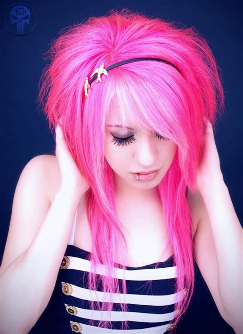 pink hair it s brave and bold and sexyy scene haircuts haircuts for medium hair emo haircuts