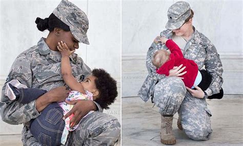 Active Duty Military Moms Breastfeed In Uniform At The Jefferson Memorial Daily Mail Online