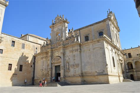 This page displays a detailed overview of the club's current squad. Lecce, Cattedrale - Esperienziando Vitae