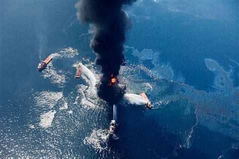 World S Most Crazy And Strange Oil Rig Explosion At Gulf Of The Mexico