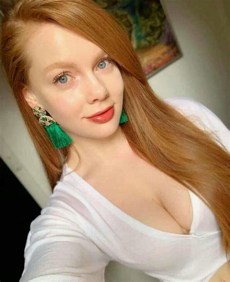 Stunning Redhead Beautiful Red Hair Beautiful Eyes Colora Buxom