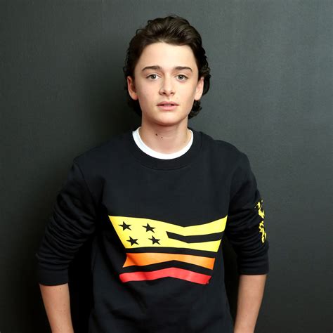 Check spelling or type a new query. „Stranger Things"-Star Noah Schnapp: Zeltlager & verliebt ...