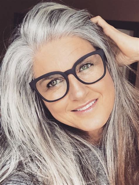 pin by jocelyne kapps on cheveux gris et lunettes grey hair styles for women long gray hair