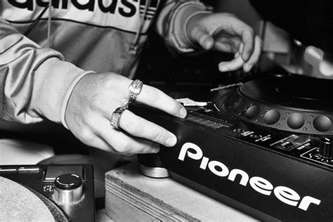 How To Get Started Djing How And What To Play