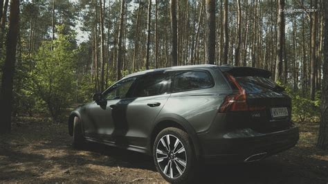What's new on the 2020 volvo v60? 2020 Volvo V60 Cross Country (D4) - Practicality in a ...