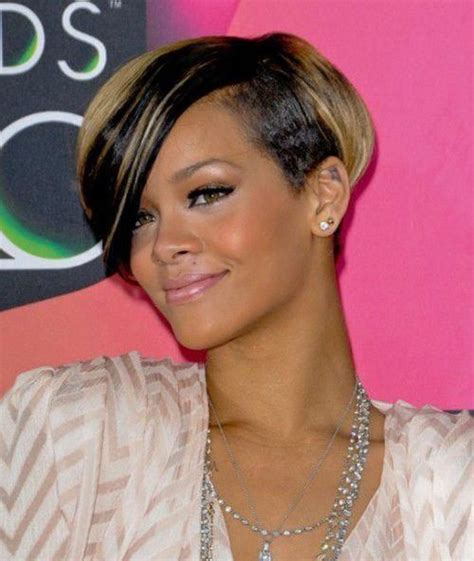 The balayage and the feather cut just brings new life to the hair. Short Feathered Bob Hairstyles 2017 for Black women # ...