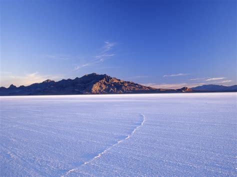 A Quick Guide To Visiting The Bonneville Salt Flats Visit Utah