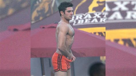 Zac Efron S Shirtless Pack Is On Full Display As He Shamelessly