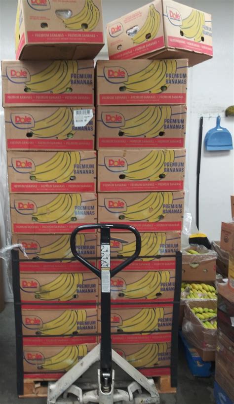 My Store S Banana Box Average Is 17 Boxes Today My Store Got 54 Boxes Like Why R Walmart