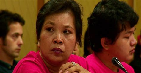 ร้องง่าย ฟังสบาย ได้ความรู้ สู่การพัฒนาผลงานที่ดียิ่งขึ้นไป ขอบคุณ. แม่กมนเกดเหยื่อ 6 ศพวัดปทุมเข้าชี้แจงคกก.วุฒิสภา