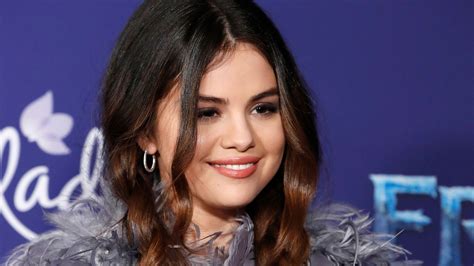 Selena Gomez And Her Little Sister Matched At The ‘frozen 2 Premiere