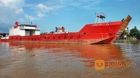 Kapal Lct 1500 Dwt Di Kota Samarinda Kalimantan Timur