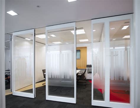 3 Benefits Of Conference Room Glass Walls Avanti Systems