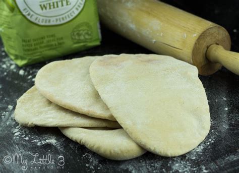 This is a great, basic and fairly easy pita bread recipe for beginners. Easy Peasy Pitta Breads | Pitta bread, Cooking recipes ...