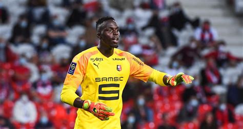 Edouard mendy is a goalkeeper who have played in 25 matches and scored 0 goals in the 2020/2021 season of premier. Rennes : les adieux d'Edouard Mendy en partance vers Chelsea