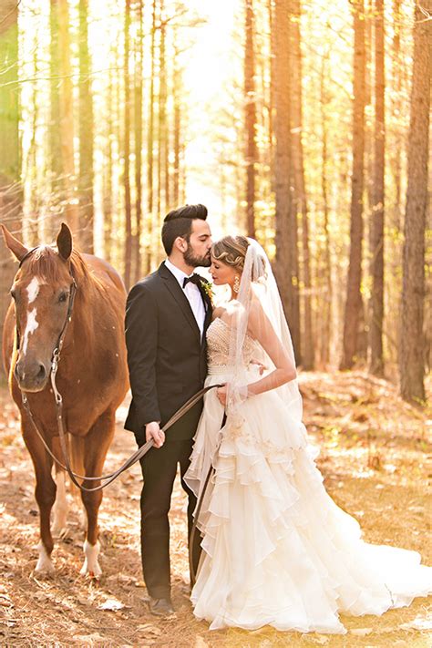 20 Enchanting Wedding Photo Ideas For Woodland Brides