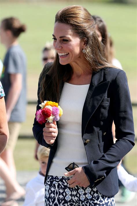 Kate Middleton Learns Sign Language Picture The Life And Times Of Duchess Kate Abc News