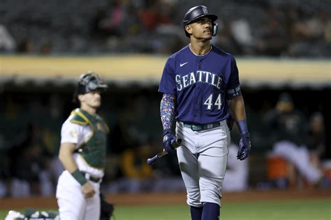 Mariners Held To 1 Hit Castillo Tagged In 4 1 Loss To As Ap News