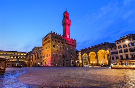 The palazzo vecchio is the town hall of florence, italy. Palazzo Vecchio de Florencia, visitas, horario, precio ...