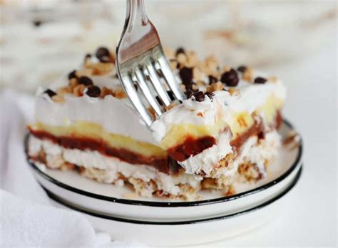 It's a delicious treat you won't want to miss! Piggy Pie Dessert {VIDEO} | i am baker