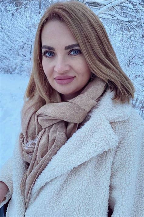 gorgeous yuliia 49 y o from kiev with blonde hair id 676444 ukrainian brides ladadate