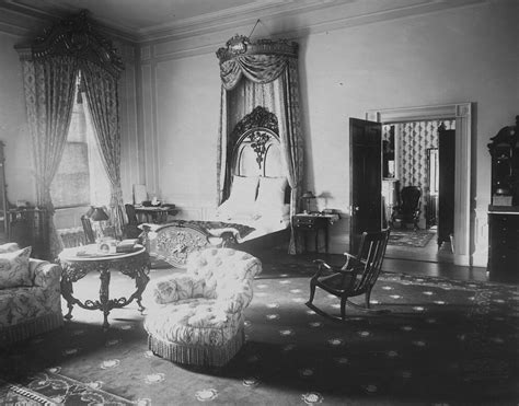 The Lincoln Bedroom Refurbishing A Famous White House Room White