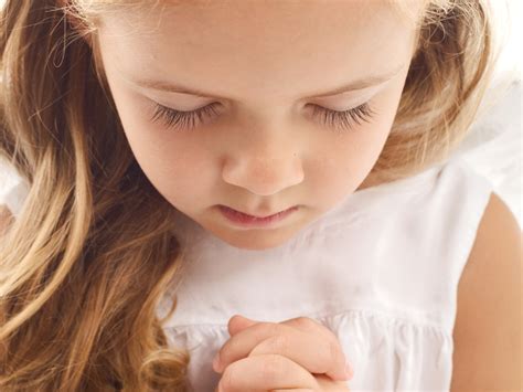 Have your kids decorate their five finger prayer printable, add specific names, or even cut it out and make it a puppet with a simple popsicle stick. 7 Tips for Helping Kids Learn the Bible