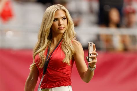 Look Daughter Of Chiefs Owner Going Viral On Field Tonight The Spun