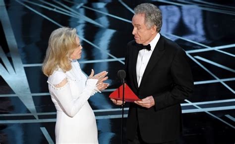 Warren Beatty Explains What Happened With The Oscars Best Picture Flub