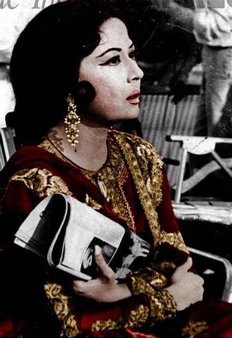 Meena Kumari On The Sets Of Pakeezah 1970 Vintage Bollywood Vintage