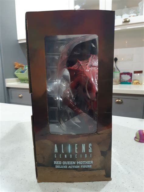 neca aliens genocide red queen mother deluxe action figure hobbies and toys collectibles