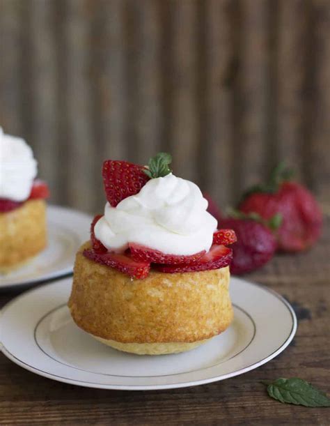 Strawberry Shortcake Mini Cakes