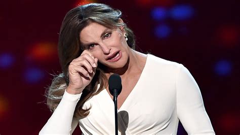 Caitlyn Jenner Delivers Powerful Espy Awards Speech Gets Emotional