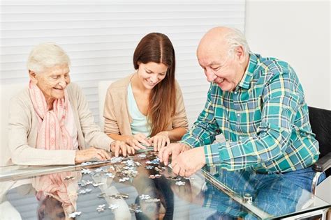 5 Mentally Stimulating Activities For Seniors With Alzheimers