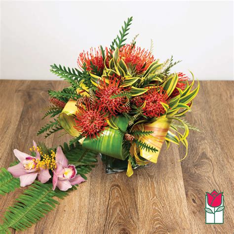Beretanias Riverbank Tropical Bouquet Varieties Vary In Honolulu Hi