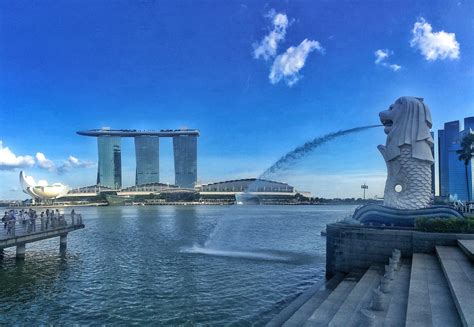 Marina Bay Sands: Singapore's Most Epic Hotel - Nothing Familiar