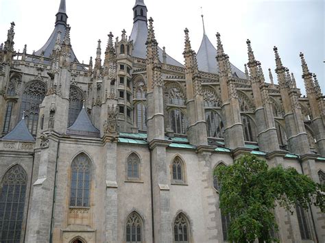 V necenzurovaném klipu rybiček 48 zní i slova o kokainu. Kutna Hora | República tcheca, Igreja, Tcheca