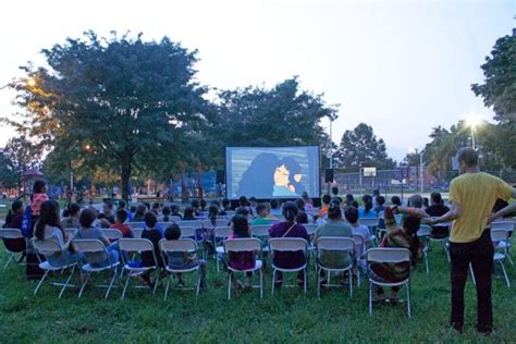 Hang On To Summer A Little Longer With Outdoor Movie Screenings From