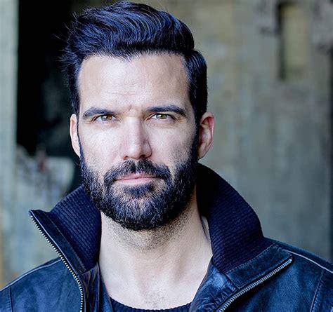 Benjamin Ayres Bio, Wiki, Age, Height, Net Worth, Wife and Movies